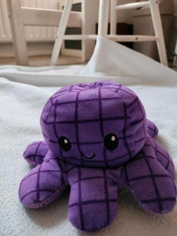 Octopus paars en regenboog  beschikbaar voor biedingen