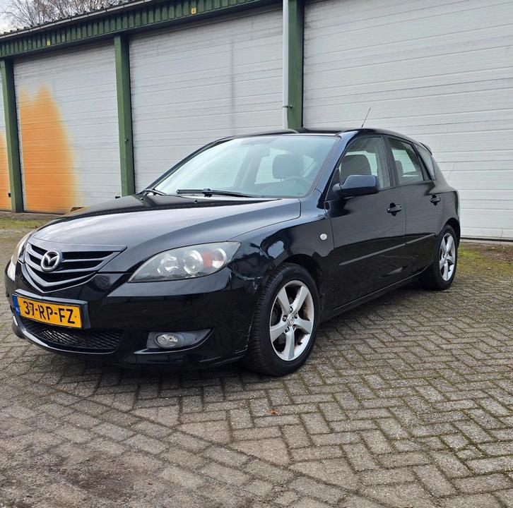 Mazda 3 Sport 1.6 Hatchback 2005 Zwart AIRCO APK NAP, Auto's, Mazda, Bedrijf, Benzine, C, Hatchback, Handgeschakeld, Origineel Nederlands