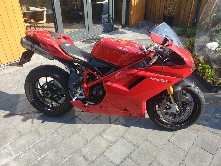 Ducati 1098S €12.799, Motoren, Motoren | Ducati, Particulier, Super Sport, meer dan 35 kW, 2 cilinders, Sportuitlaat, Ophalen