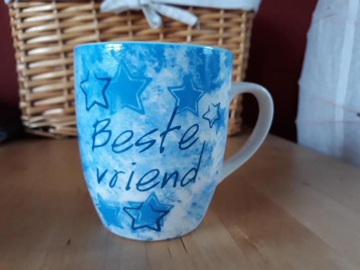 2  MOKKEN   -  48 jaar  +  beste vriend  , Huis en Inrichting, Keuken | Servies, Nieuw, Bord(en), Wedgwood, Aardewerk, Ophalen of Verzenden