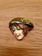 2 CELLUOID BROCHES UIT 1970, Ophalen, Zo goed als nieuw, Overige kleuren, Overige materialen