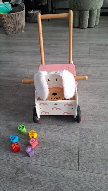 Houten loopwagen hondje met blokken. beschikbaar voor biedingen