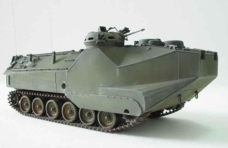 OPRUIMING! Tamiya 1:35 US Marine LVTP7A1, Hobby en Vrije tijd, Modelbouw | Auto's en Voertuigen, Zo goed als nieuw, Tank, 1:32 tot 1:50
