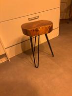 Houten krukje met metalen poten, Huis en Inrichting, Ophalen, Gebruikt, Hout