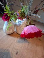 2 Witte Bloempotten met Zijdebloemen, Ophalen