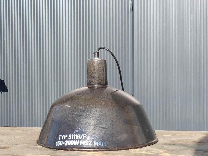 Oude emaille zwarte lamp met opdruk afmeting H26 D36, Huis en Inrichting, Lampen | Hanglampen, Gebruikt, Minder dan 50 cm, Metaal