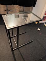 zijtafeltje VITTSJÖ, Huis en Inrichting, Tafels | Sidetables, Ophalen, 50 tot 100 cm, Zo goed als nieuw, Glas