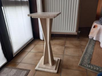 Travertin staander  / zuil  beschikbaar voor biedingen