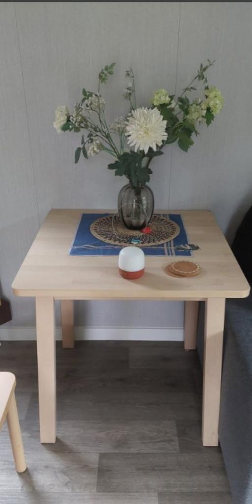 Massief houten tafel 75x75cm, Huis en Inrichting, Tafels | Eettafels, Zo goed als nieuw, 50 tot 100 cm, 100 tot 150 cm, tot twee personen