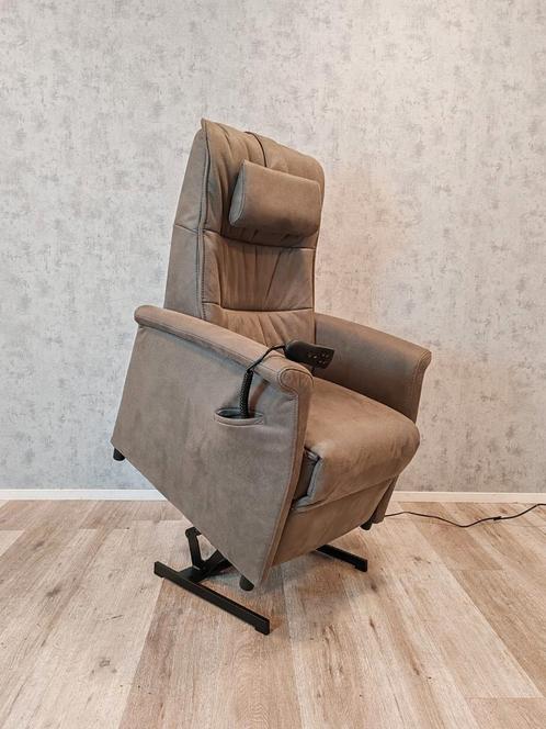 Zgan De Toekomst sta op stoel relax fauteuil met garantie, Huis en Inrichting, Fauteuils, Zo goed als nieuw, Stof, 50 tot 75 cm