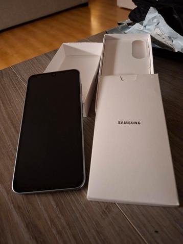 Samsung Galaxy A17 5G 256mb (8GB werkgeheugen) beschikbaar voor biedingen