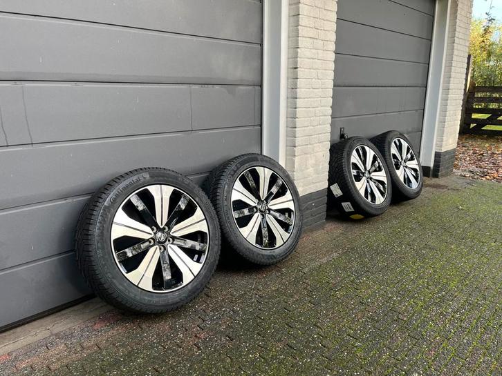 Nieuwe Volvo XC40, EX40, C40 Continental winterset, Auto-onderdelen, Banden en Velgen, Banden en Velgen, Winterbanden, 18 inch
