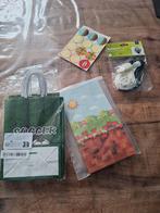 14 uitdeel zakjes en zakje ballonnen (voetbal/Minecraft), Ophalen of Verzenden, Nieuw, Versiering, Verjaardag