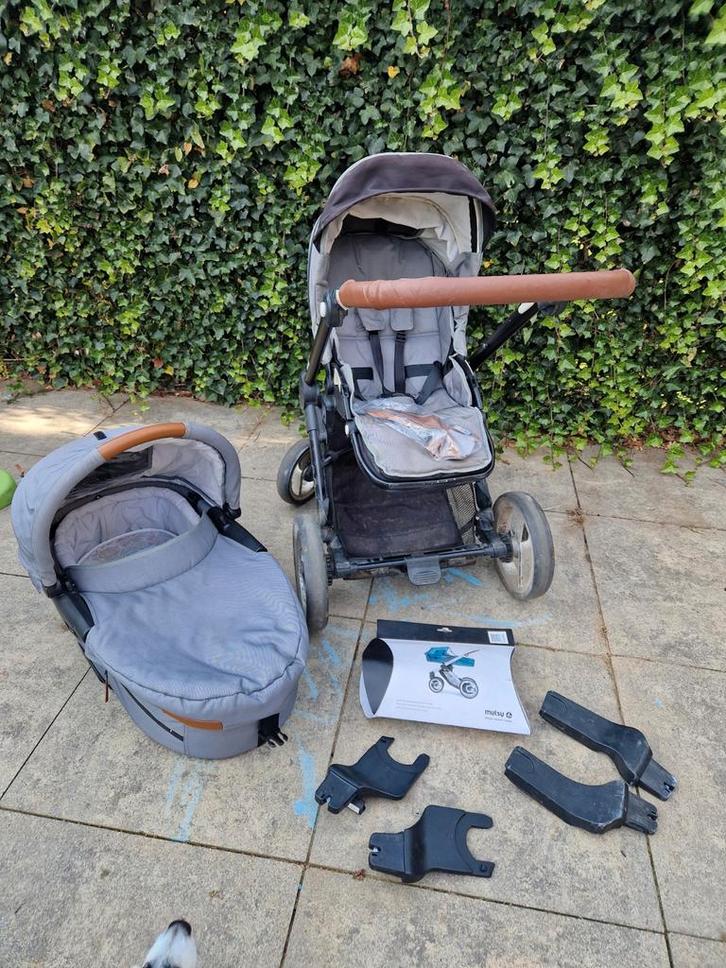 Mutsy Evo Kinderwagen Grijs + Reiswieg & Adapters, Kinderen en Baby's, Kinderwagens en Combinaties, Gebruikt, Mutsy, Ophalen of Verzenden