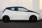 Toyota Aygo 1.0 VVT-i 69pk x | Airco | Achteruitrijcamera |, Voorwielaandrijving, 12 maanden, Stof, 4 stoelen