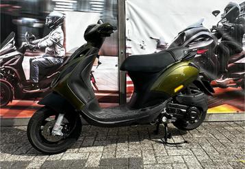 Piaggio zip 4T Special - 45 km/h - Aktie prijs! custom kleur beschikbaar voor biedingen
