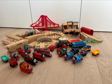 Thomas de trein sporen, bruggen, tunnels en treintjes beschikbaar voor biedingen