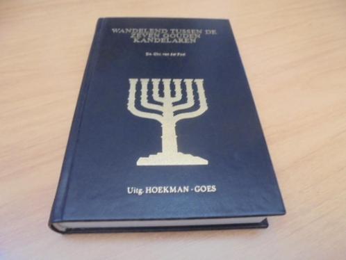 Wandelend tussen de zeven gouden kandelaren, Boeken, Godsdienst en Theologie, Gelezen, Ophalen of Verzenden
