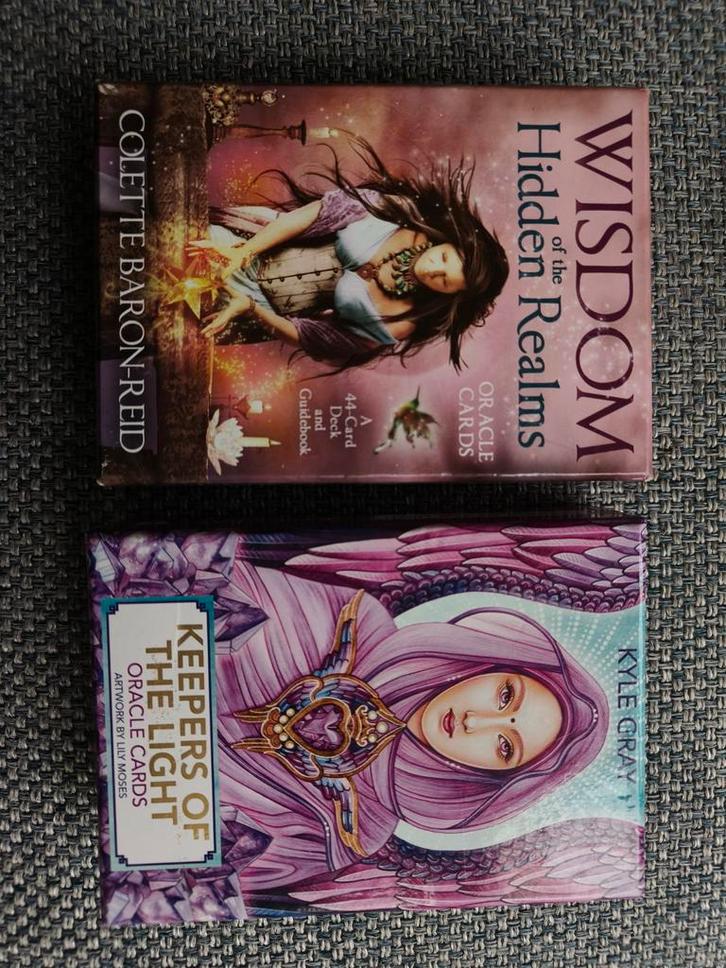 Twee Tarotkaarten Sets: Wisdom & Keepers of the Light, Boeken, Esoterie en Spiritualiteit, Zo goed als nieuw, Achtergrond en Informatie