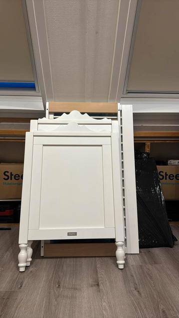 Bopita babybed + houten wieg met matras beschikbaar voor biedingen