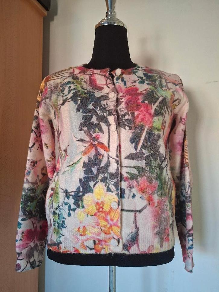 Gebloemd vest met knoopjes multicolor maat M, Kleding | Dames, Truien en Vesten, Zo goed als nieuw, Maat 38/40 (M), Overige kleuren