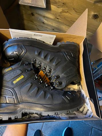 Nieuwe veiligheid/werk schoenen van DeWalt maat 41 beschikbaar voor biedingen