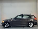 BMW 1-serie 118i High Executive D.Ketting Klepseals V.V Crui, Achterwielaandrijving, Beige, 4 cilinders, Leder