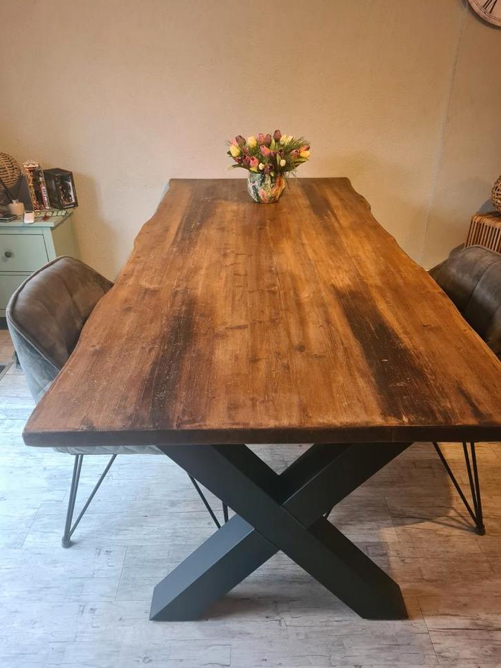 Grote houten eettafel met stalen poten, Huis en Inrichting, Tafels | Eettafels, Gebruikt, 100 tot 150 cm, 200 cm of meer, Rechthoekig