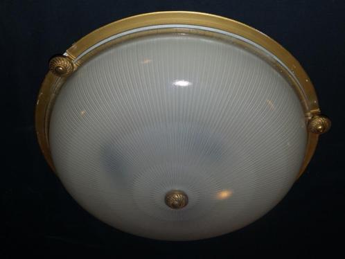 Plafonniére met een geslepen glaskap en een strakke messing, Huis en Inrichting, Lampen | Plafondlampen, Gebruikt, Ophalen of Verzenden