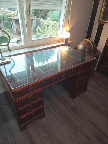 ✨️️Engels Bureau met Glazen Plaat️✨️ beschikbaar voor biedingen