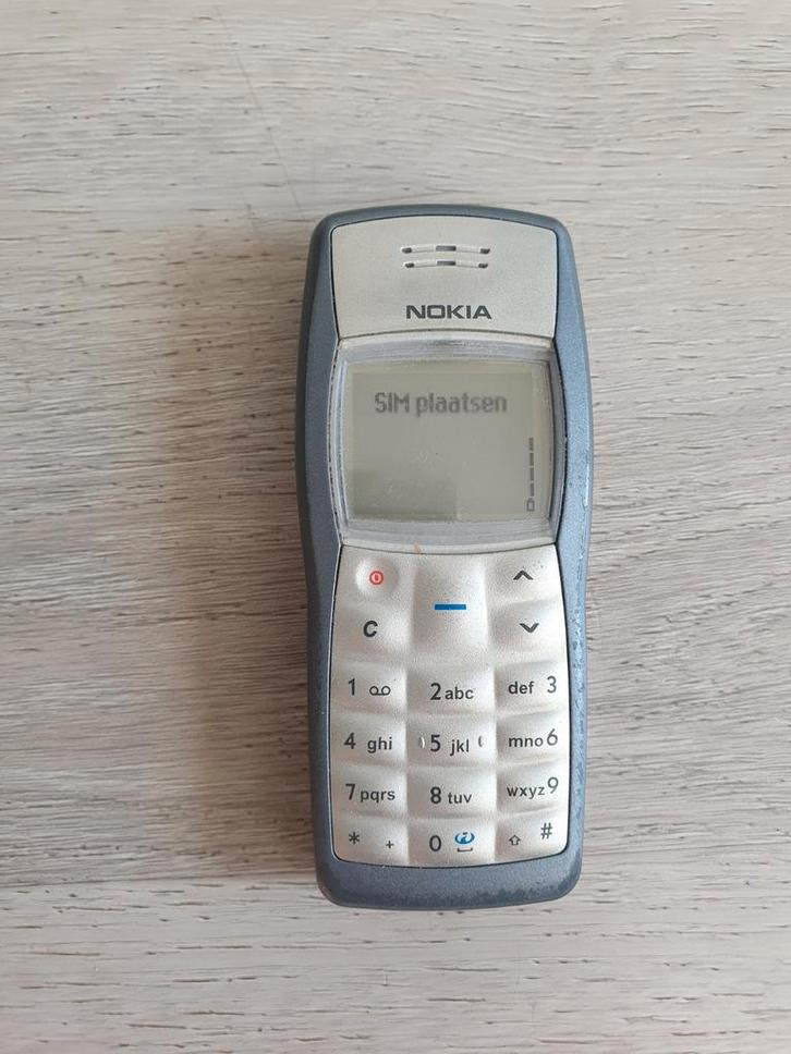Zeldzame Nokia 1100 zilver in perfecte staat, Telecommunicatie, Mobiele telefoons | Hoesjes en Frontjes | Nokia, Zo goed als nieuw