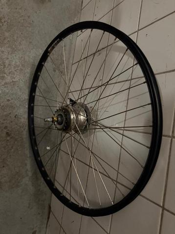 Achter  een voor wiel,28 İch. beschikbaar voor biedingen