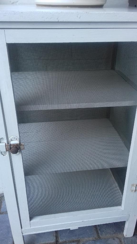 brocant wit vliegenkastje, Antiek en Kunst, Antiek | Meubels | Kasten, Ophalen