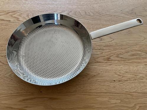 BK Conical Deluxe Koekenpan 28 cm: RVS, pfas-vrij, Huis en Inrichting, Keuken | Potten en Pannen, Gebruikt, Koekenpan of Braadpan