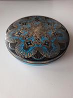 rond blik met mantra-motief, Verzamelen, Blikken, Ophalen of Verzenden, Gebruikt, Overige, Overige merken