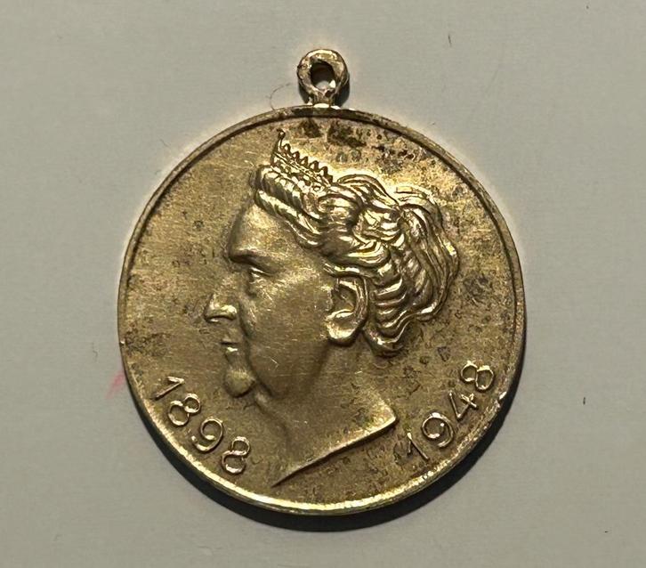penningen / draagpenningen Wilhelmina 50 jr. 3 stuks, Postzegels en Munten, Penningen en Medailles, Overige materialen, Nederland