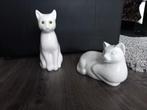 Twee witte keramische katten beeldjes, Verzamelen, Ophalen of Verzenden, Gebruikt, Dier