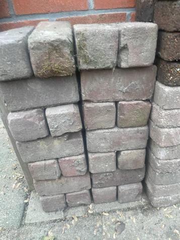 Gratis klinkers beschikbaar voor biedingen