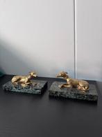 Antieke 19e eeuwse bronzen windhonden op marmer voet, Ophalen