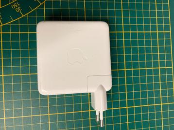 Apple USB-C Power Adapter 87W (model A1719) beschikbaar voor biedingen