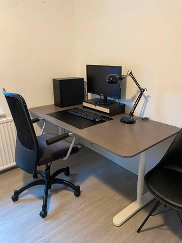 IKEA BEKANT Bureau 160x80 - Grijs Vineer, Witte Poten - afbeelding 2