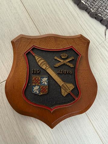 Houten Plaquette 119 Afdeling Veldartillerie beschikbaar voor biedingen