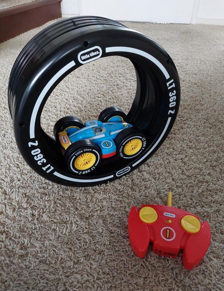 Little tikes banden twister - afstandbestuurbare auto., Kinderen en Baby's, Speelgoed | Speelgoedvoertuigen, Zo goed als nieuw