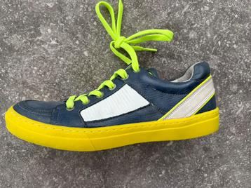 Sneakers trackstyle maat 39 beschikbaar voor biedingen