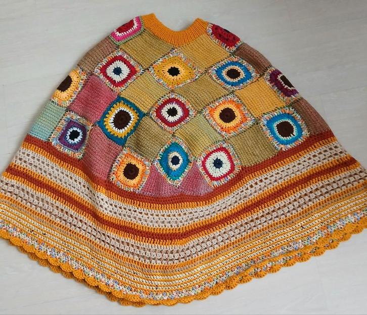 Gehaakte Poncho met Kleurrijke Vierkanten, Kleding | Dames, Overige Dameskleding, Nieuw, Ophalen of Verzenden