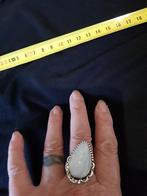zilveren ring met maansteen, Nieuw, Met edelsteen, Ophalen of Verzenden, Dame