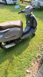 Motorscooter 125 cc razzo venice xs, Fietsen en Brommers, Ophalen, Zo goed als nieuw