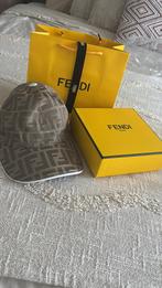 Fendi Pet Maat M, Kleding | Heren, Verzenden, Fendi, Pet, 57 cm (M, 7⅛ inch) of minder