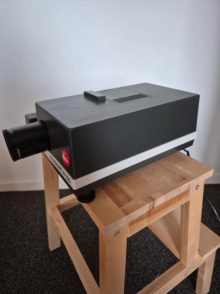 Leitz Pradovit R150, Audio, Tv en Foto, Diaprojectors, Zo goed als nieuw, Ophalen
