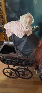 Antieke Poppenwagen met Porseleinen Pop, Antiek en Kunst, Ophalen